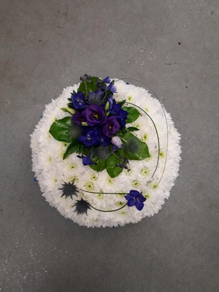 Red and White Posy.