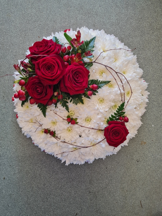 Red and White Posy.